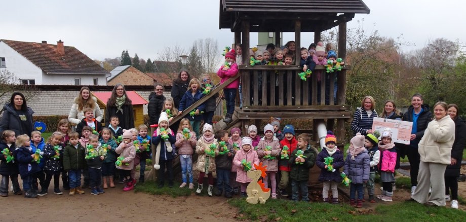 Gruppenbild bei Spendenübergabe